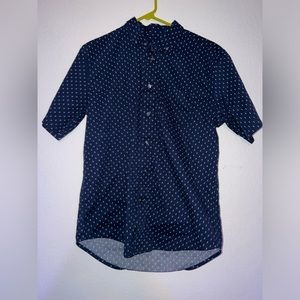 Collar button shirt